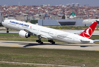 TC-LJC - Turkish Airlines Boeing 777-300ER