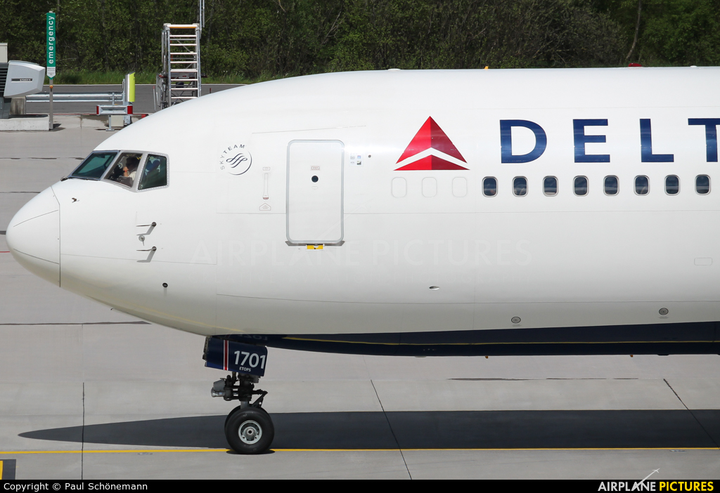 Delta Air Lines N171DZ aircraft at Zurich