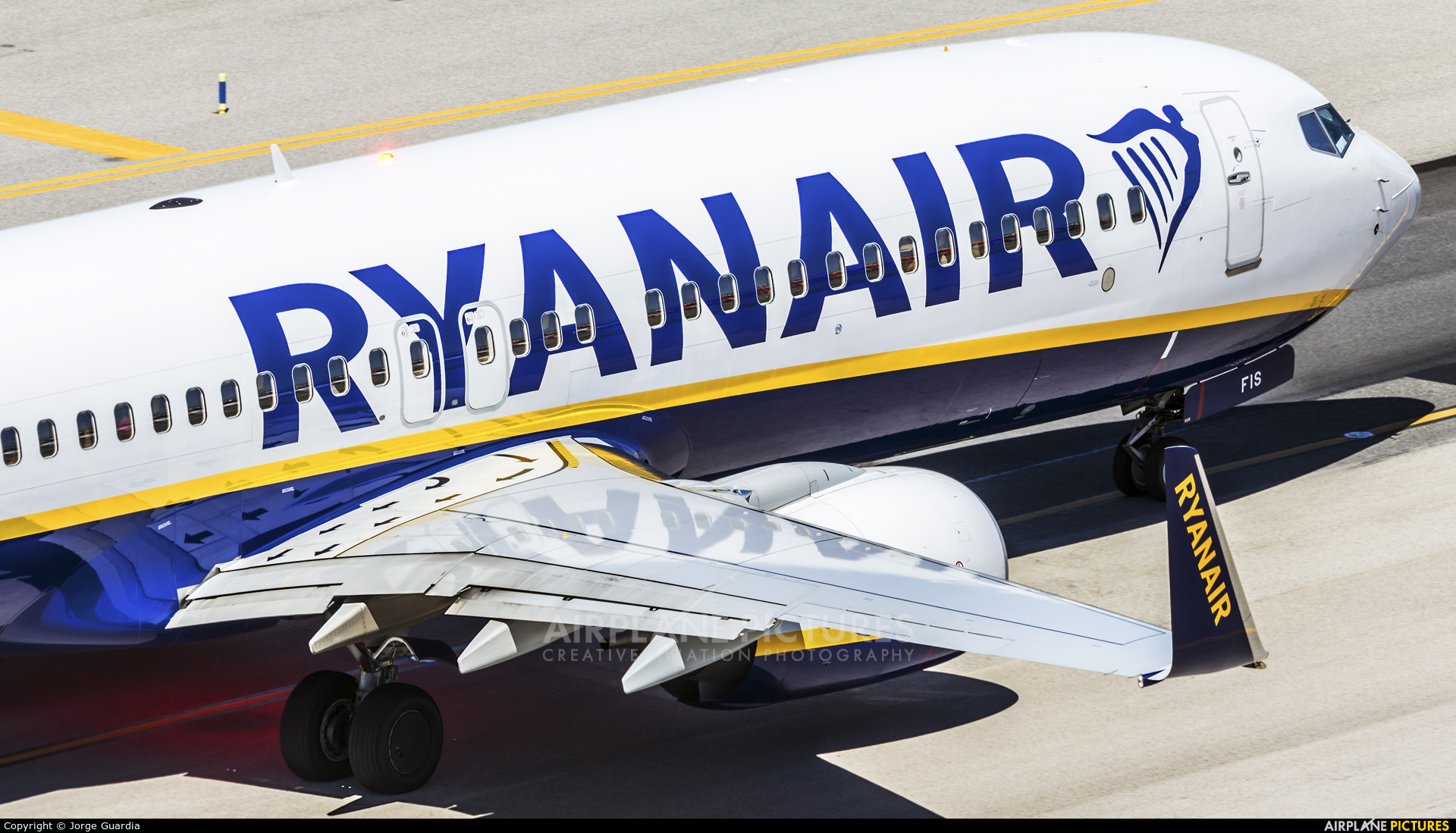 Ryanair EI-FIS aircraft at Madrid - Barajas