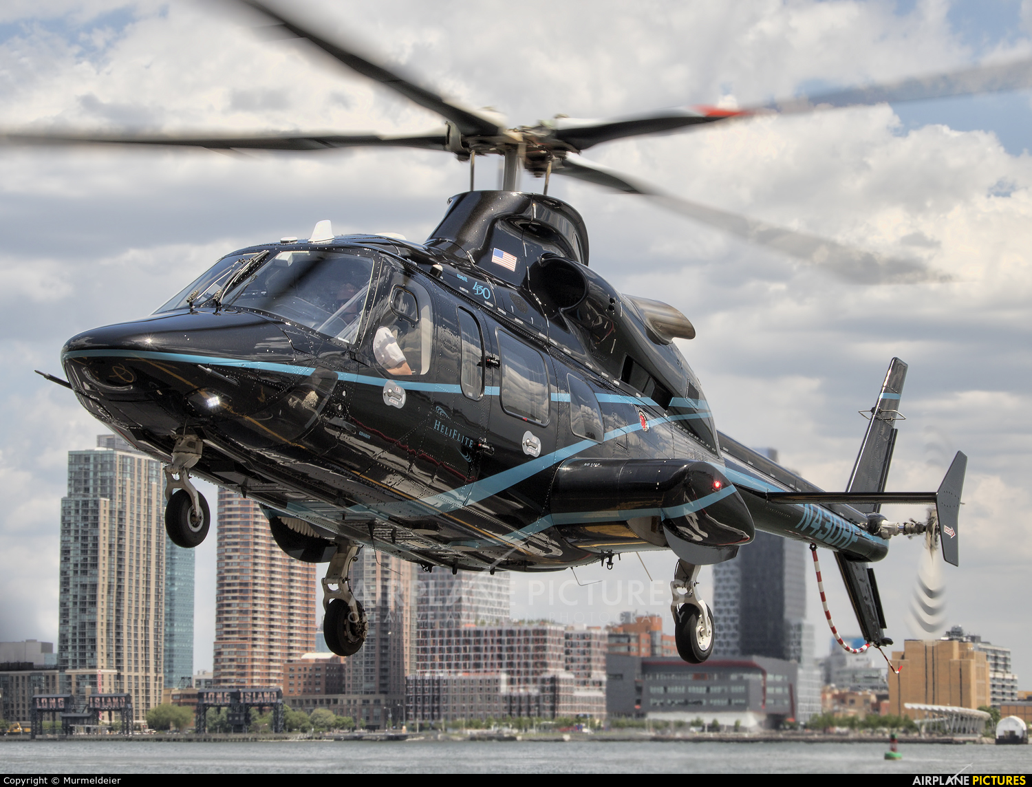 Private N430HF aircraft at East 34th Street Heliport