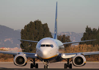 EI-EKA - Ryanair Boeing 737-800