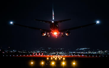- - JAL - Japan Airlines Boeing 777-200