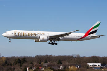 A6-EGQ - Emirates Airlines Boeing 777-300ER