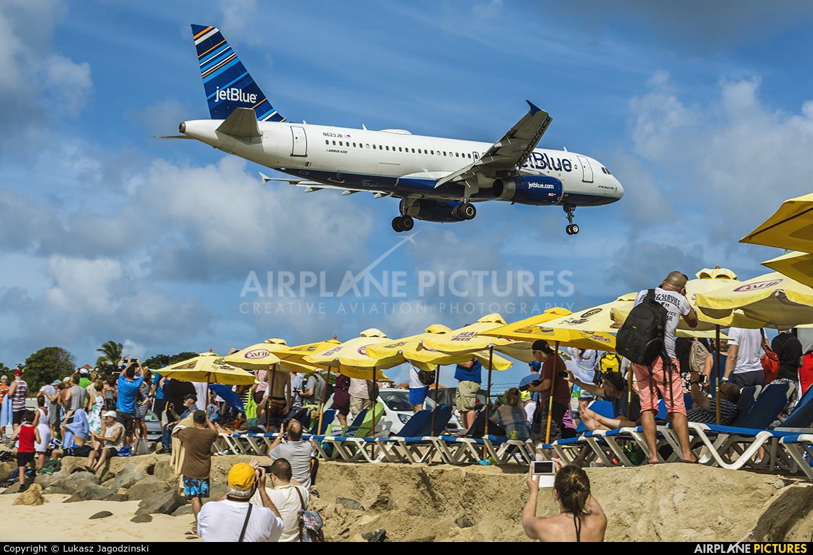 JetBlue Airways N623JB aircraft at Sint Maarten - Princess Juliana Intl