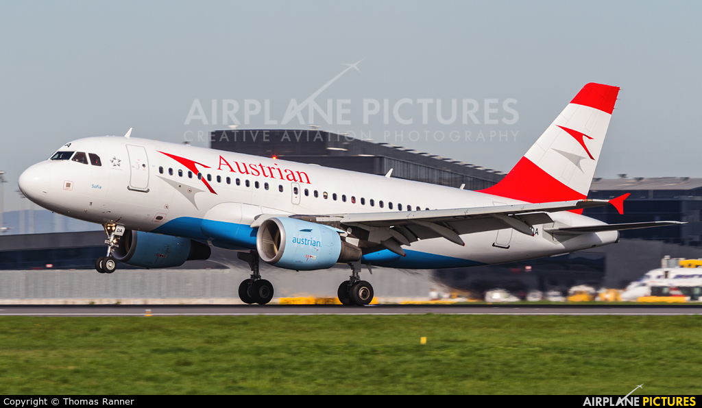 Austrian Airlines/Arrows/Tyrolean OE-LDA aircraft at Vienna - Schwechat