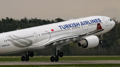 TC-LNA - Turkish Airlines Airbus A330-200