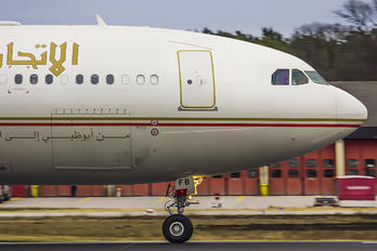 A6-AFB - Etihad Airways Airbus A330-300