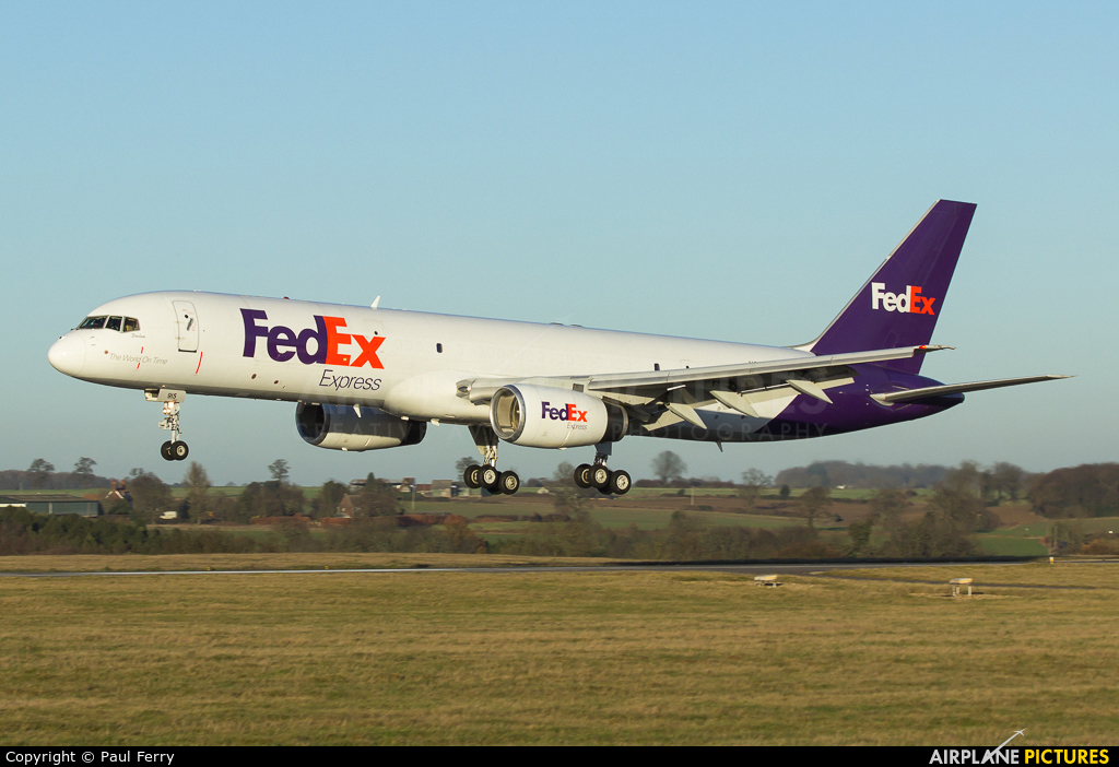FedEx Federal Express N915FD aircraft at London - Luton