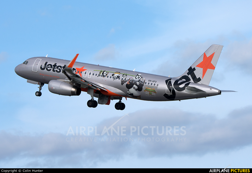 Jetstar Airways VH-VFX aircraft at Auckland Intl