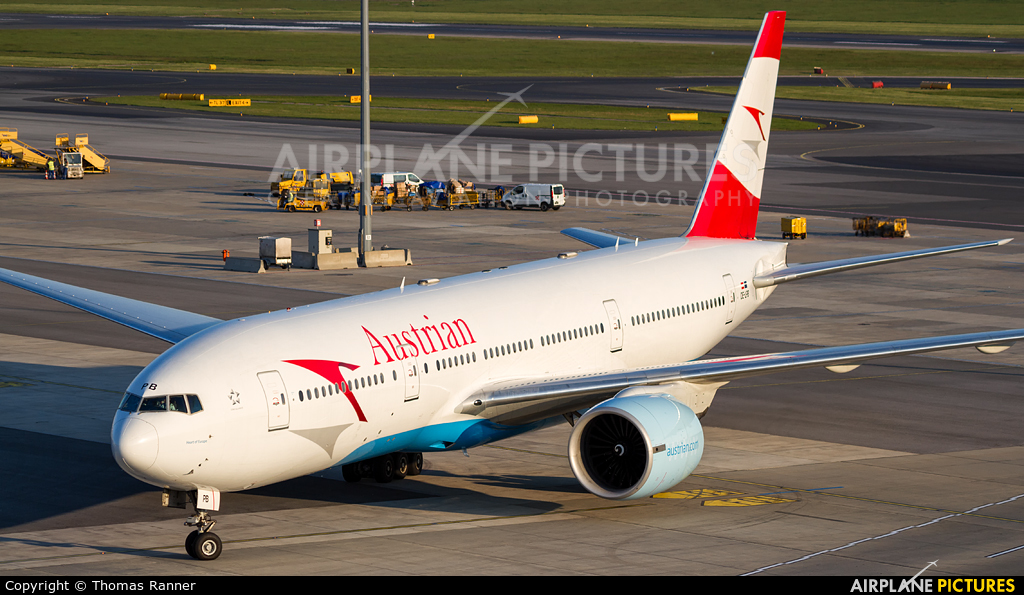 Austrian Airlines/Arrows/Tyrolean OE-LPB aircraft at Vienna - Schwechat