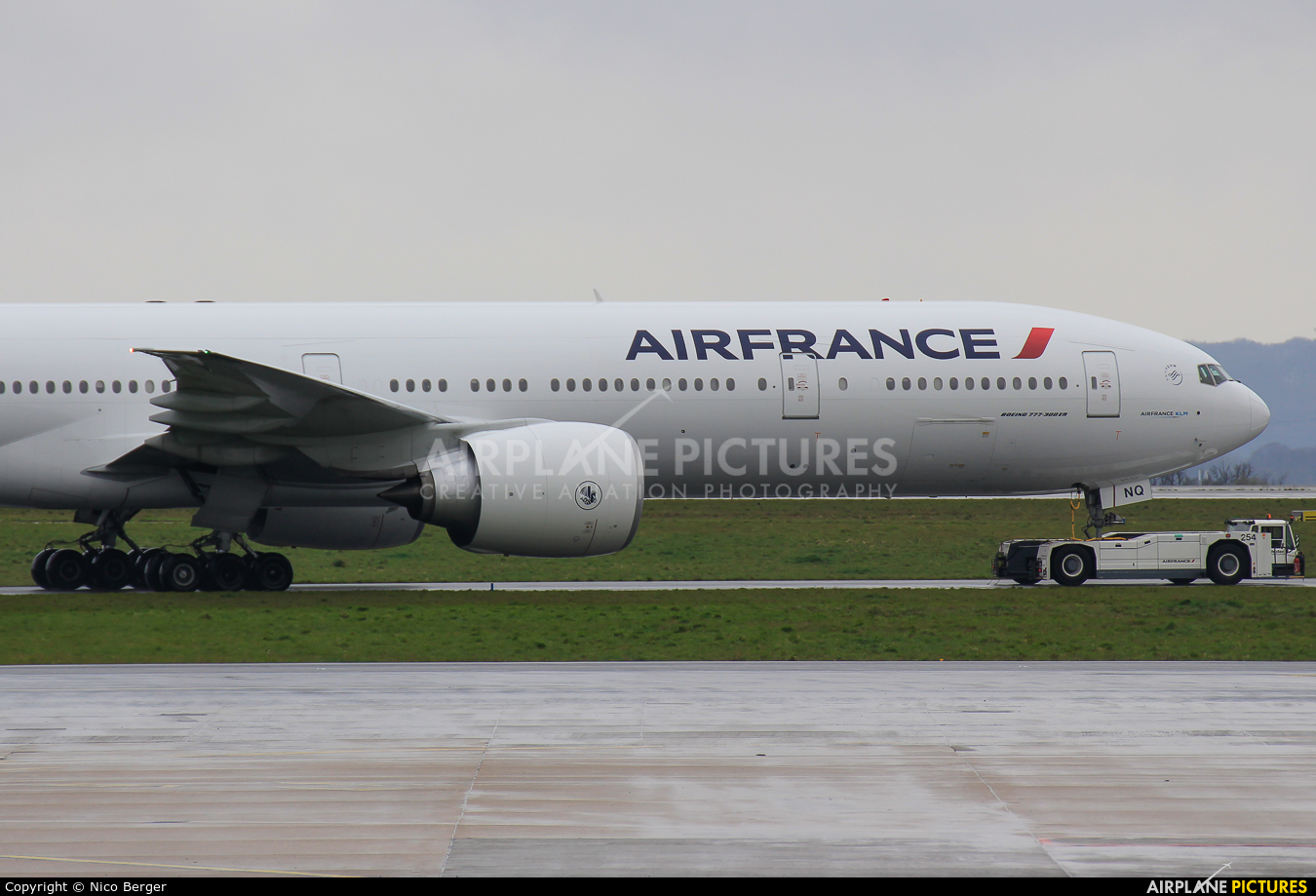Air France F-GZNQ aircraft at Paris - Charles de Gaulle