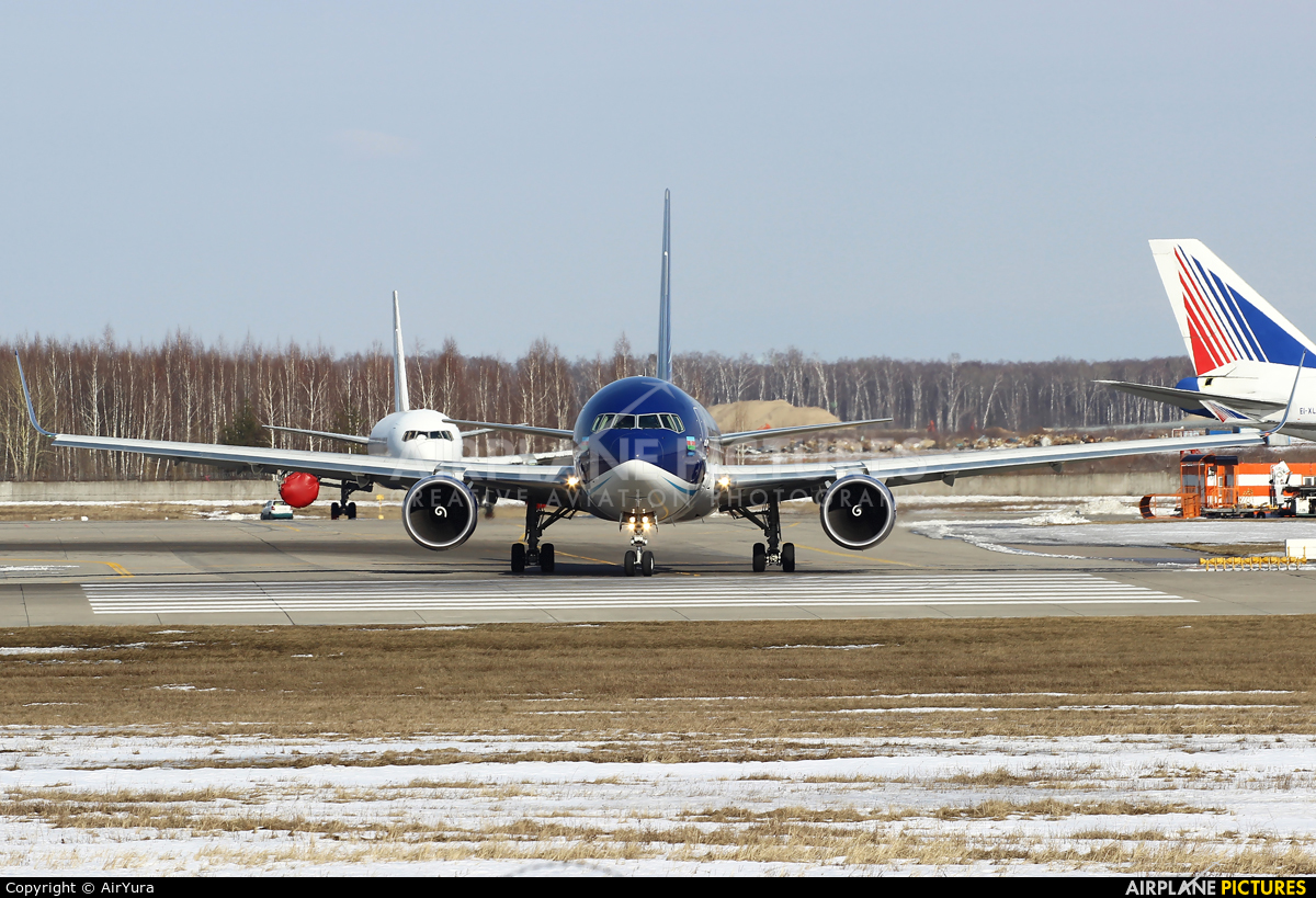 Azerbaijan Airlines 4K-AZ82 aircraft at Moscow - Domodedovo