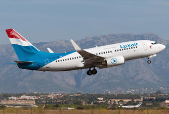 LX-LGQ - Luxair Boeing 737-700