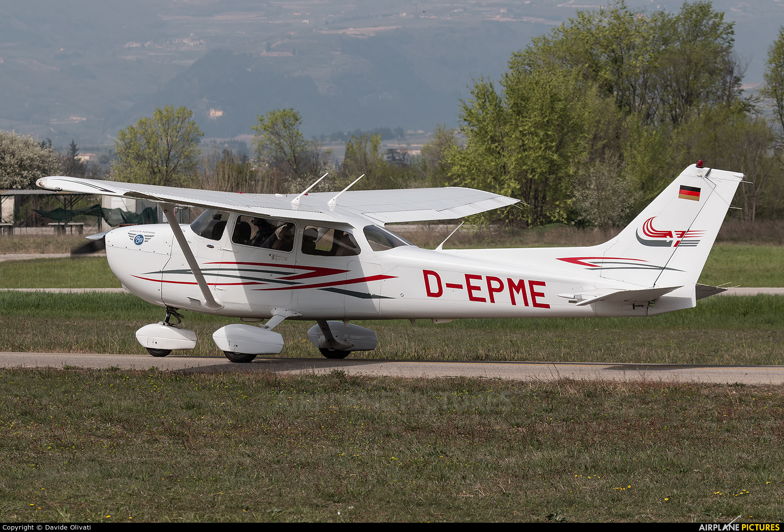 Private D-EPME aircraft at Verona - Boscomantico