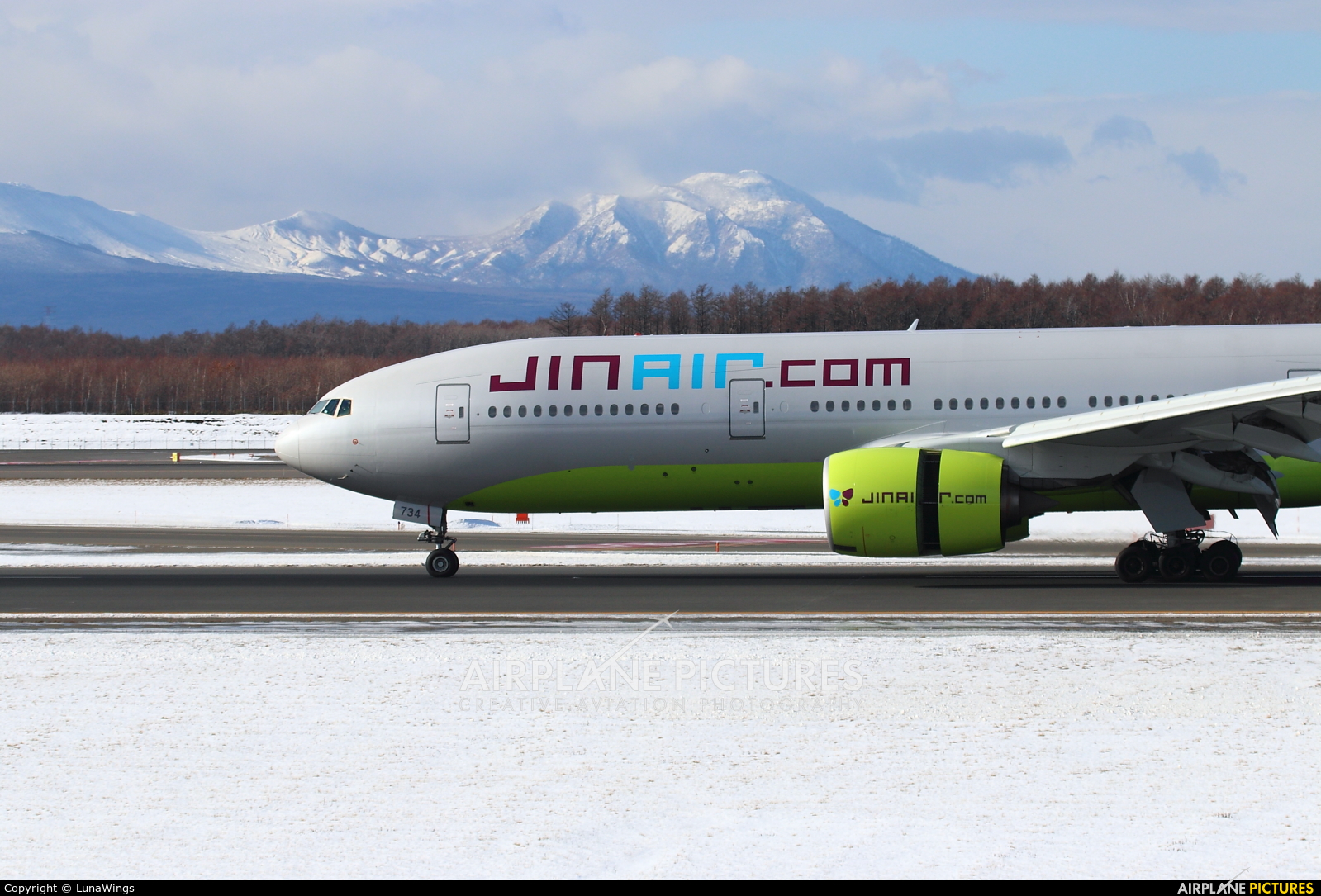 Jin Air HL7734 aircraft at New Chitose