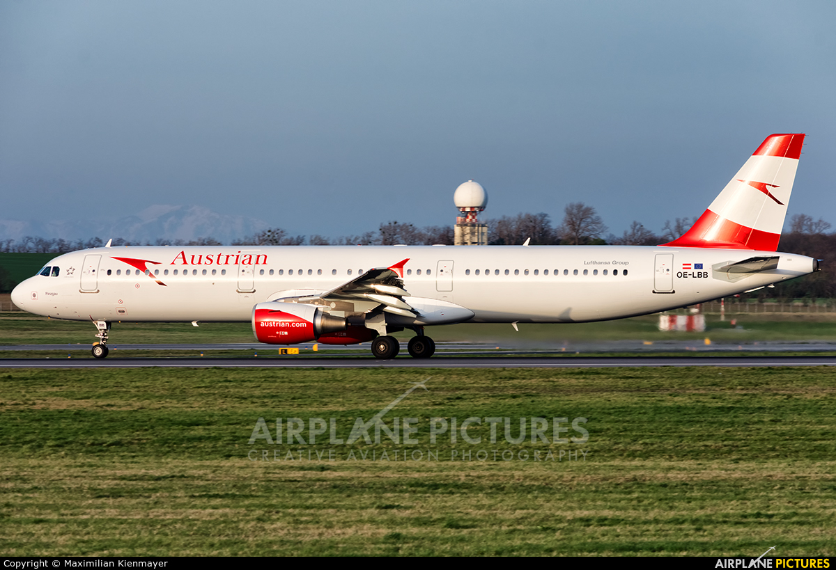 Austrian Airlines/Arrows/Tyrolean OE-LBB aircraft at Vienna - Schwechat