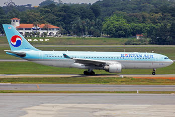 HL8227 - Korean Air Airbus A330-200