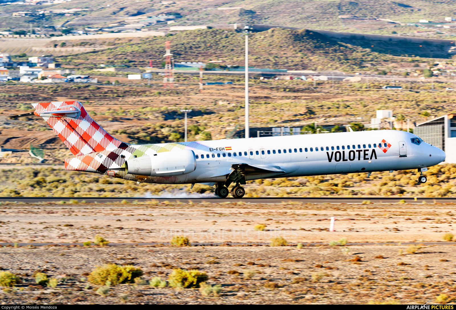 Volotea Airlines EI-FGH aircraft at Tenerife Sur - Reina Sofia
