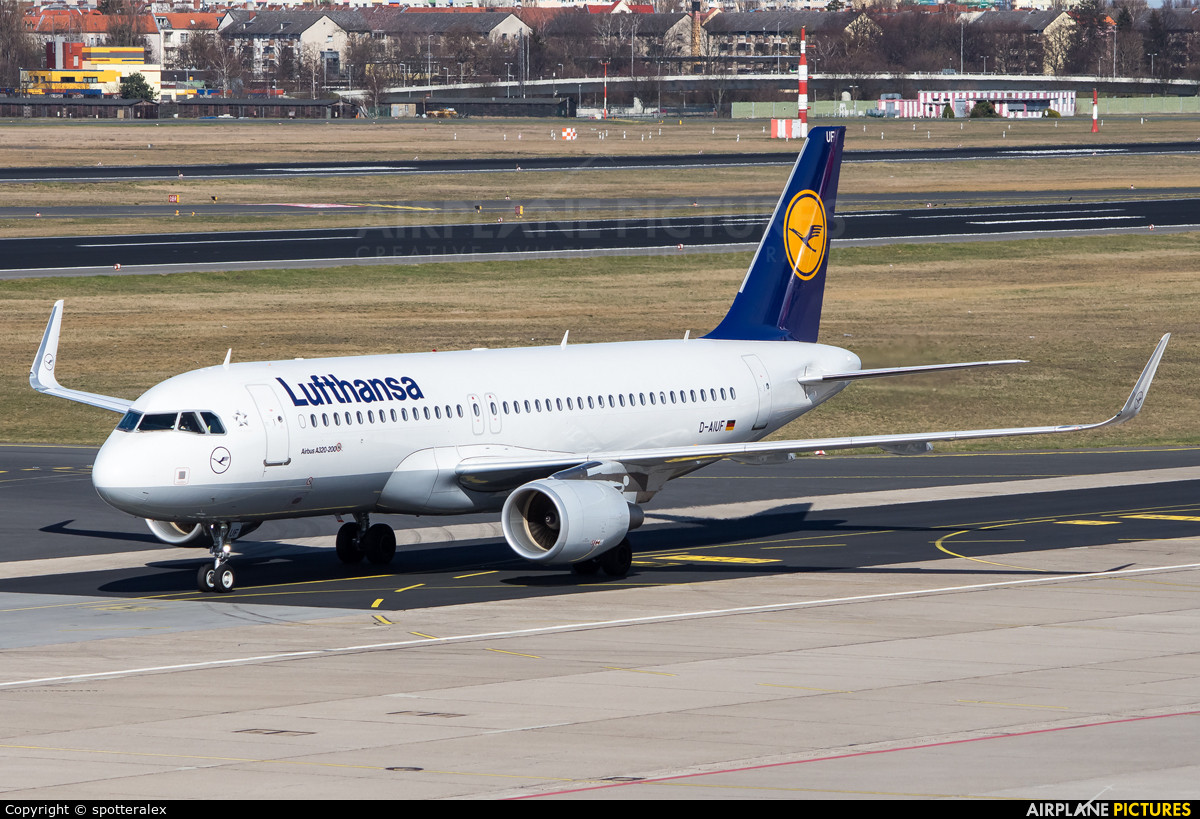 Lufthansa D-AIUF aircraft at Berlin - Tegel
