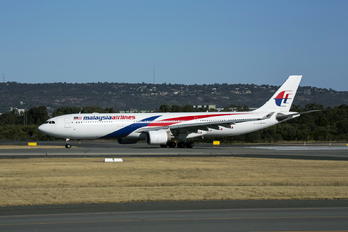 9M-MTI - Malaysia Airlines Airbus A330-200