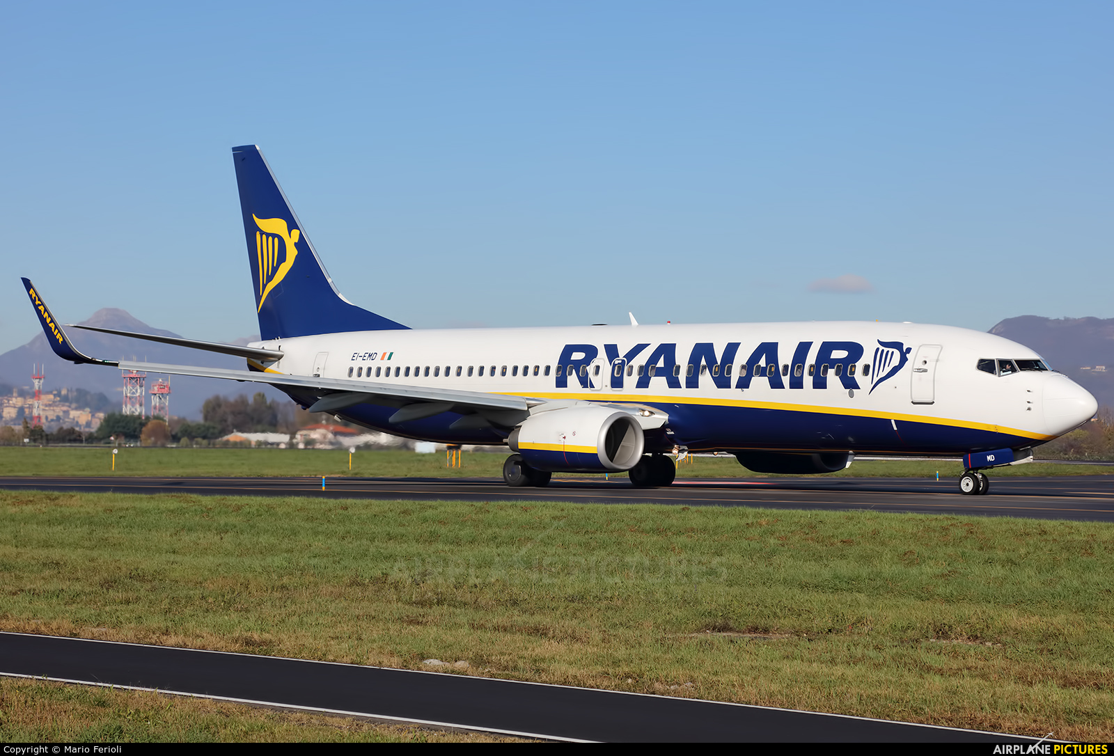 Ryanair EI-EMD aircraft at Bergamo - Orio al Serio