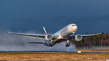 A6-ENC - Emirates Airlines Boeing 777-300ER