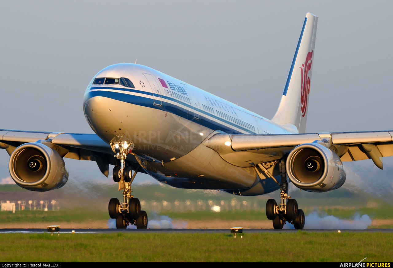 Air China B-6540 aircraft at Paris - Charles de Gaulle
