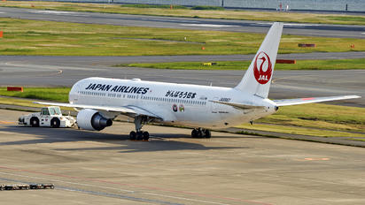 JA8987 - JAL - Japan Airlines Boeing 767-300