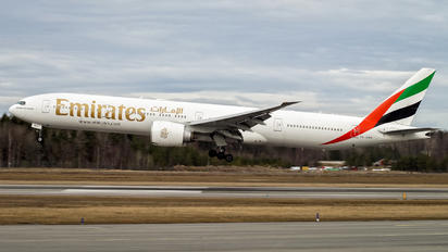 A6-ENH - Emirates Airlines Boeing 777-300ER