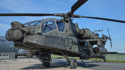 04-05446 - USA - Army Boeing AH-64D Apache