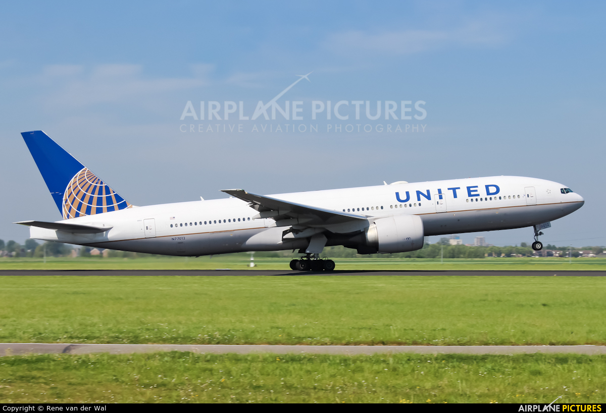 United Airlines N77012 aircraft at Amsterdam - Schiphol