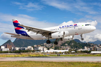 PT-TME - LATAM Airbus A319