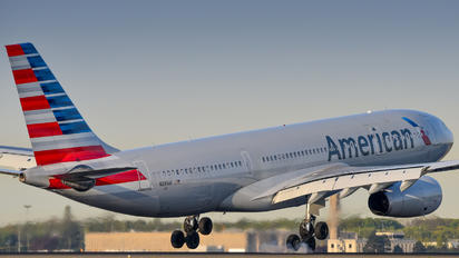 N283AY - American Airlines Airbus A330-200