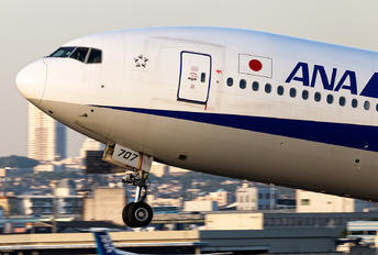 JA707A - ANA - All Nippon Airways Boeing 777-200ER