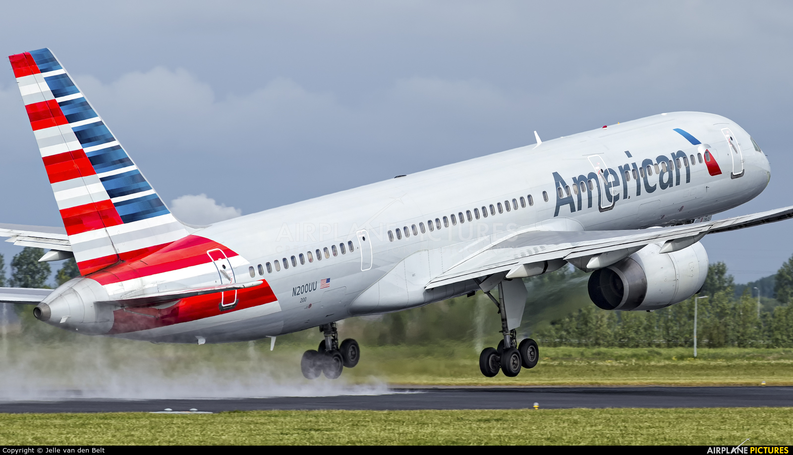 American Airlines N200UU aircraft at Amsterdam - Schiphol