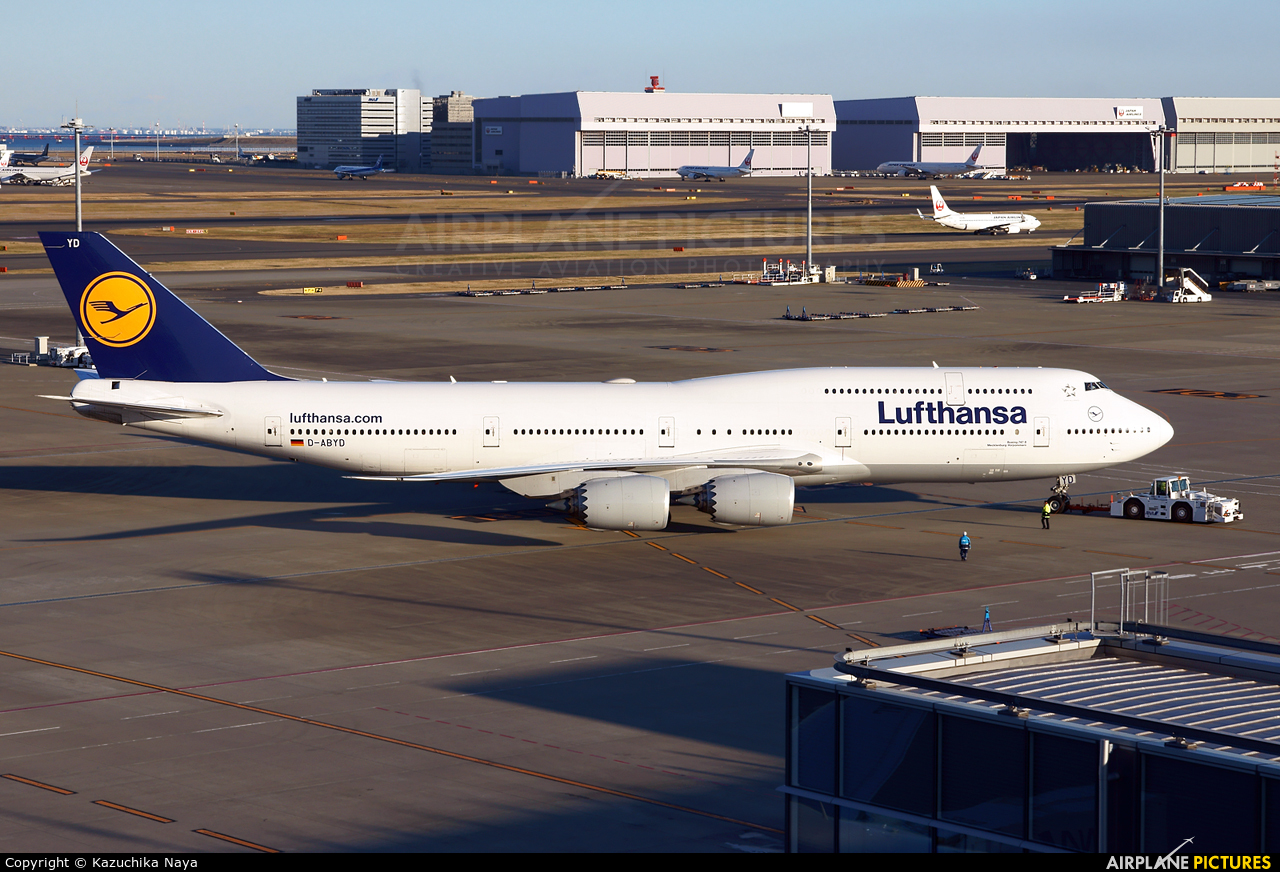 Lufthansa D-ABYD aircraft at Tokyo - Haneda Intl