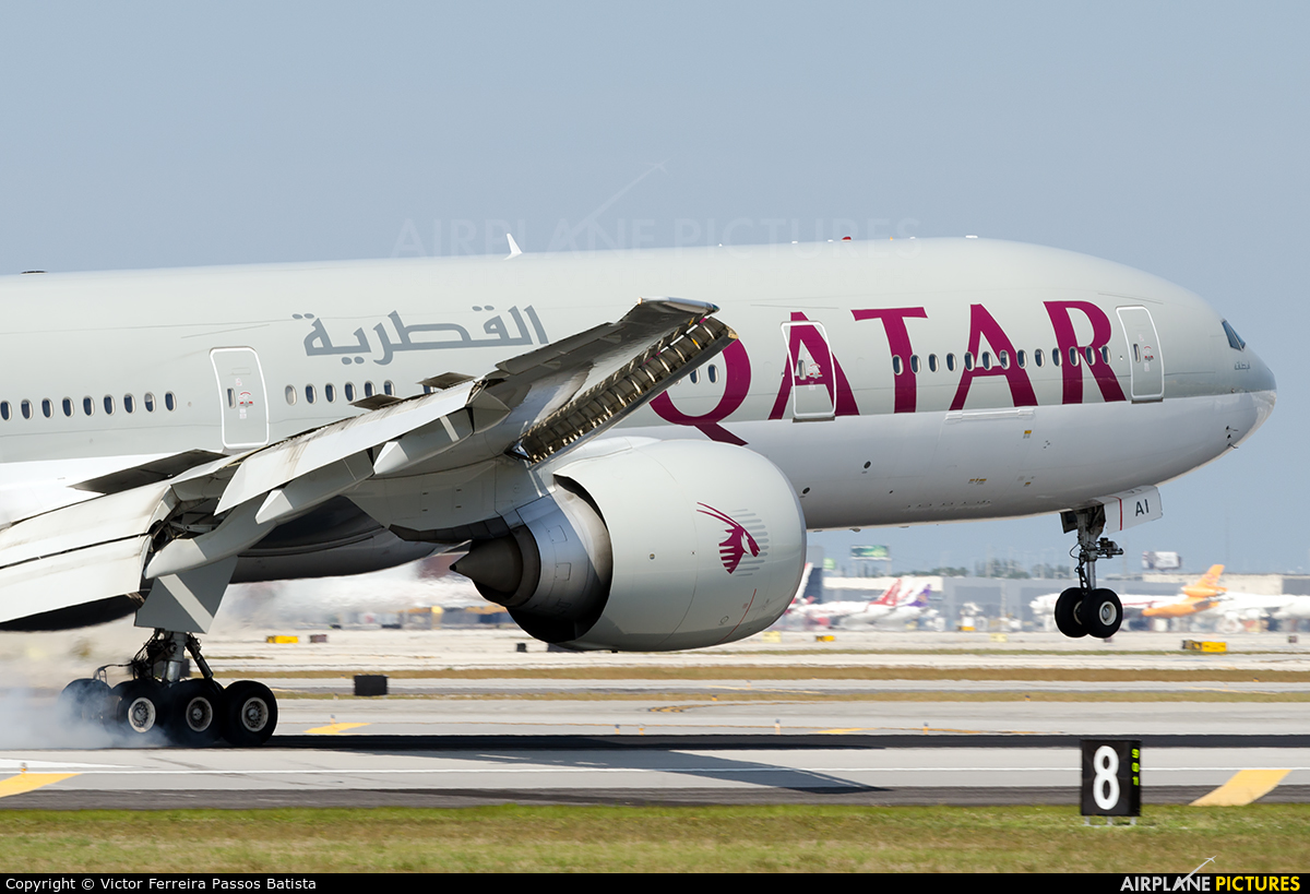 Qatar Airways A7-BAI aircraft at Miami Intl