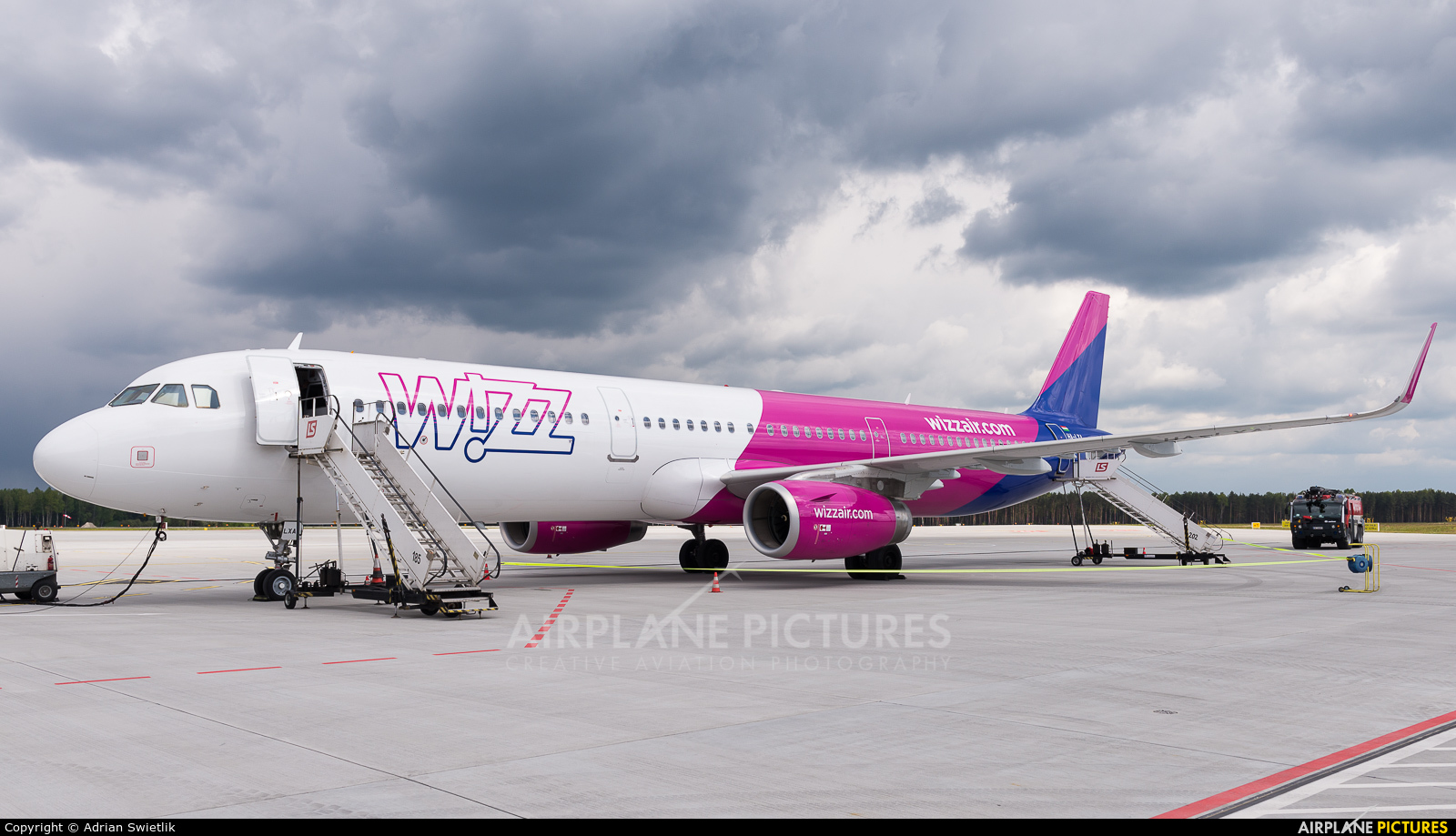 Wizz Air HA-LXA aircraft at Katowice - Pyrzowice