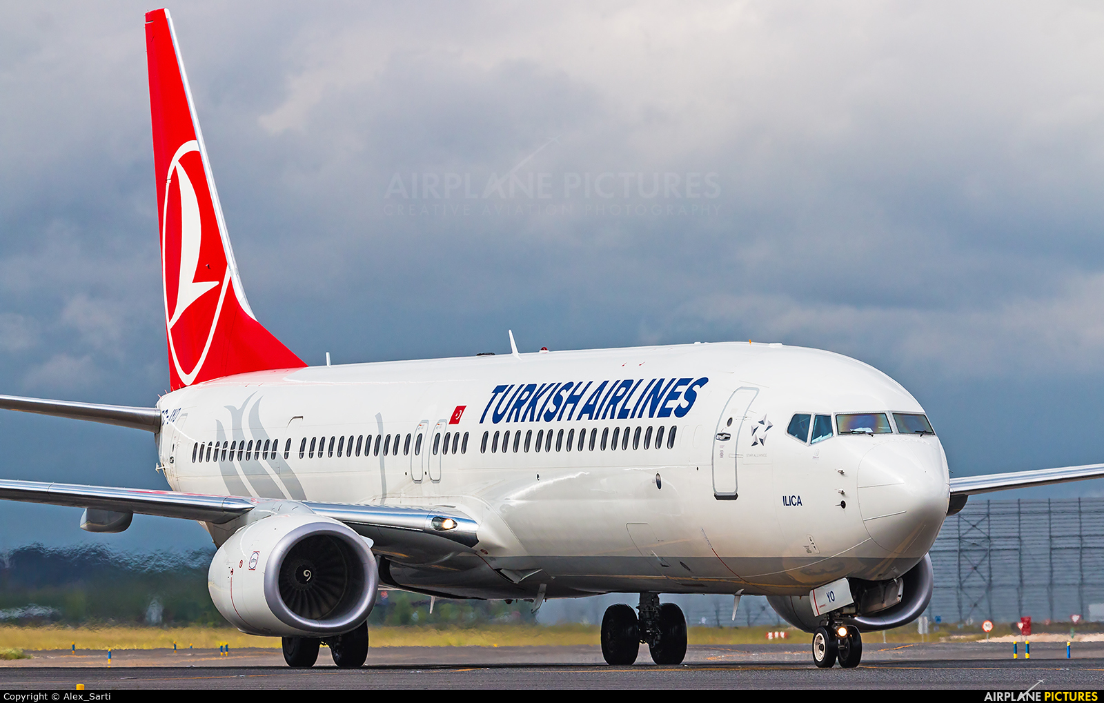 Turkish Airlines TC-JYO aircraft at Madrid - Barajas