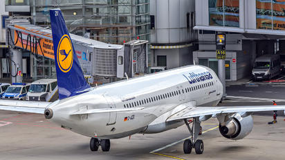 D-AIZK - Lufthansa Airbus A320