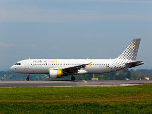 EC-LOP - Vueling Airlines Airbus A320