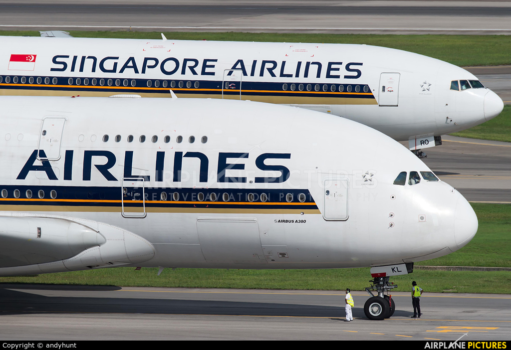Singapore Airlines 9V-SKL aircraft at Singapore - Changi