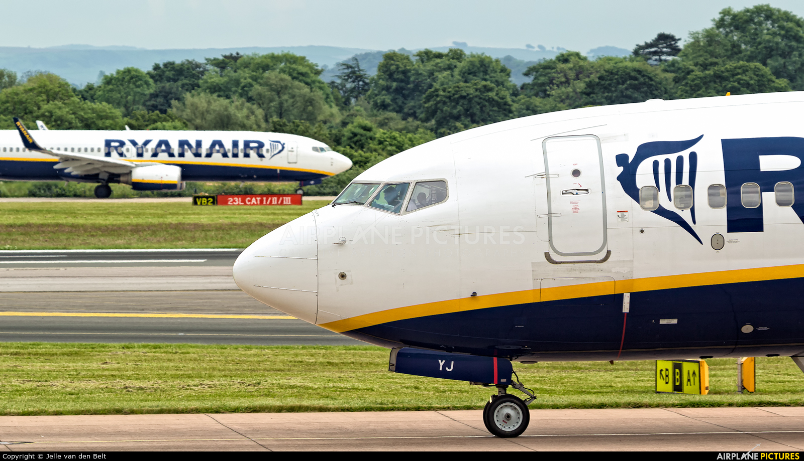 Ryanair EI-DYJ aircraft at Manchester