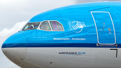 PH-AON - KLM Airbus A330-200