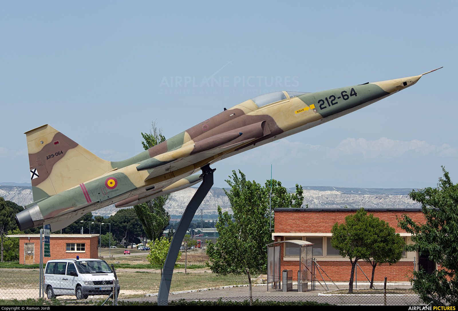 Spain - Air Force AR.9-064 aircraft at Zaragoza