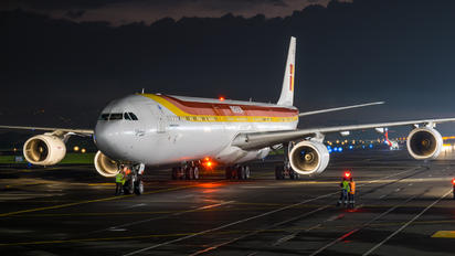 EC-IZY - Iberia Airbus A340-600