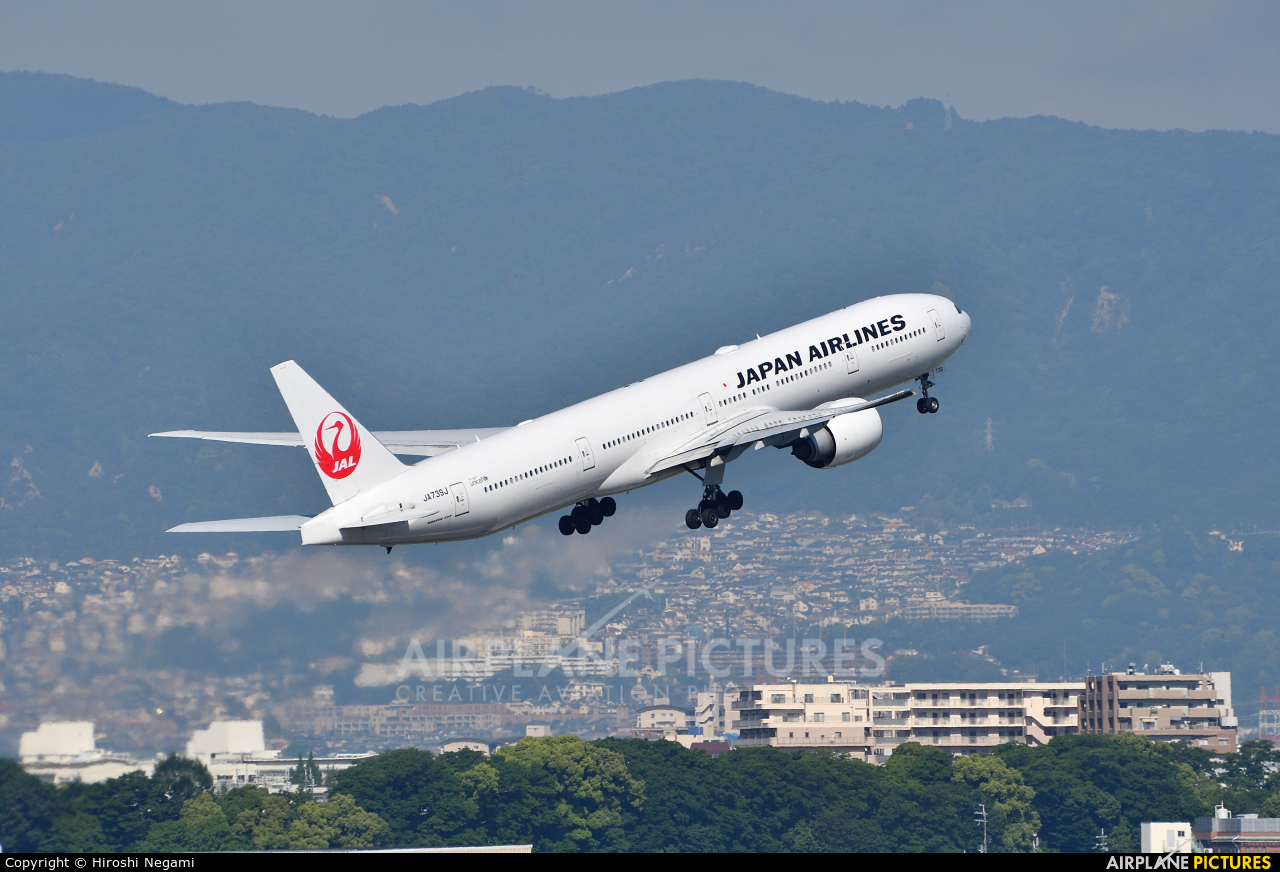 JAL - Japan Airlines JA739J aircraft at Osaka - Itami Intl