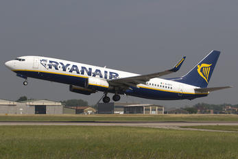 EI-DYY - Ryanair Boeing 737-800