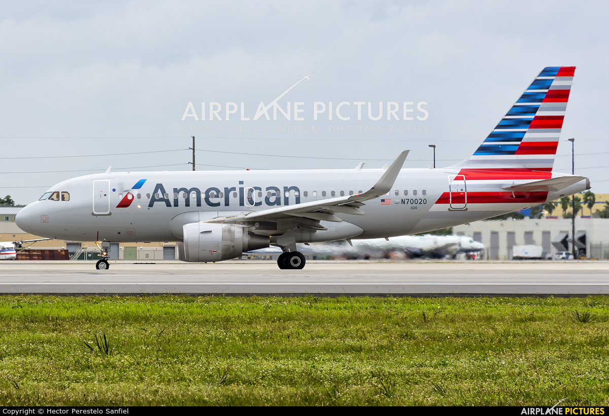 American Airlines N70020 aircraft at Miami Intl