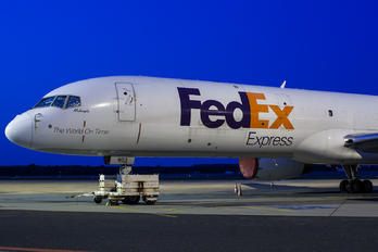 N903FD - FedEx Federal Express Boeing 757-200F